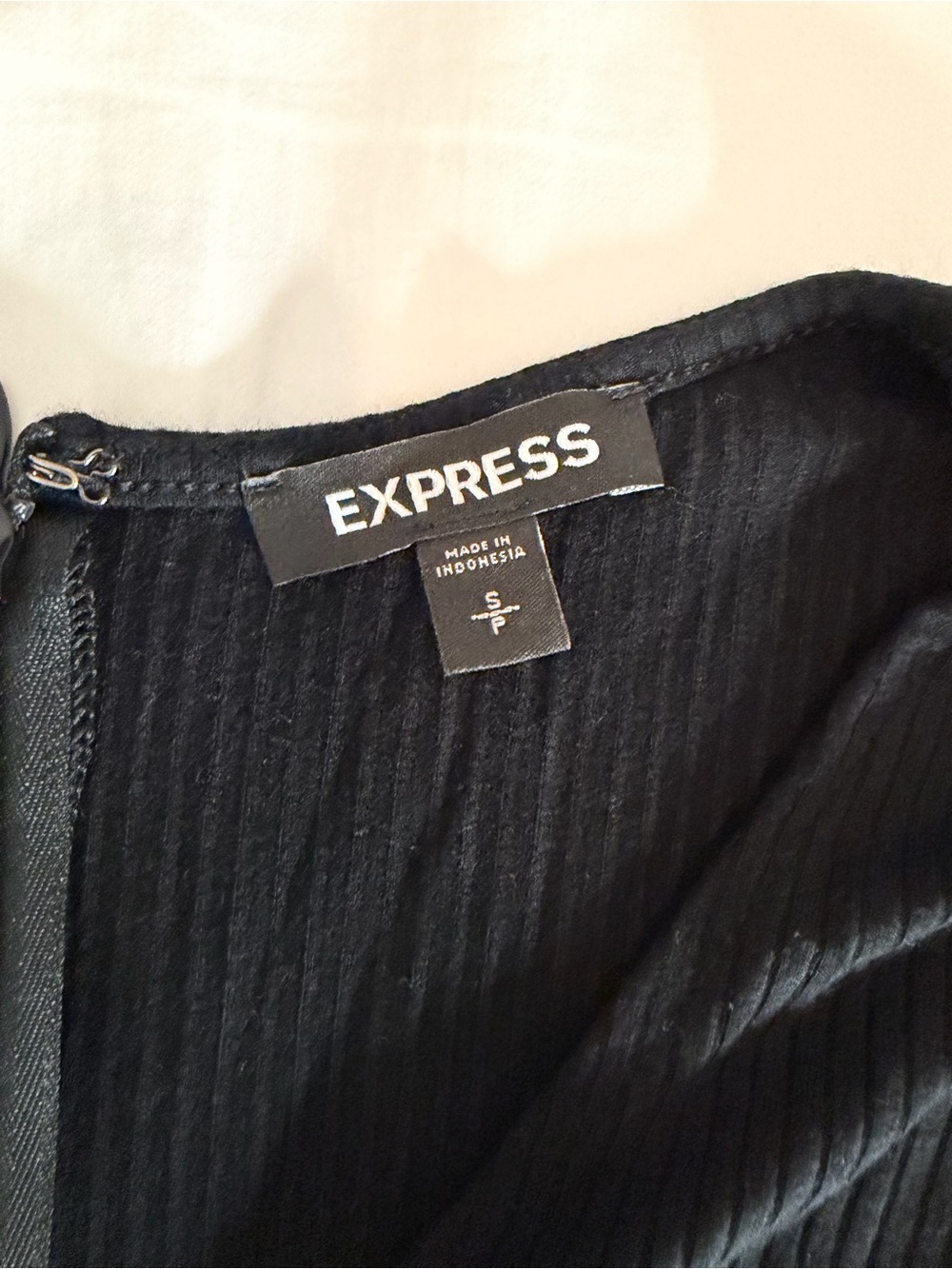 Express Black Ribbed Top - Picture 2 of 2